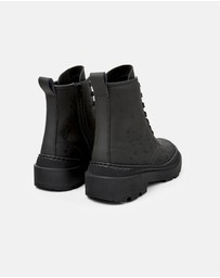 Camper - Brutus Trek