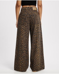 adidas Originals - Originals Denim Loose Pants in Leopard