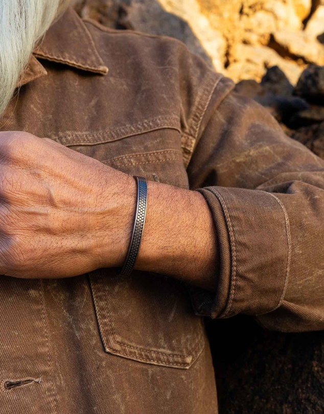 PIG&HEN - Navarch 9mm Cuff Bracelet