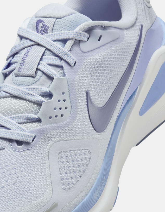 Nike - Structure 26 - Women's
