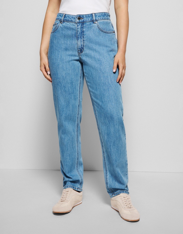 Commonry - The High Rise Crop Girlfriend Jean