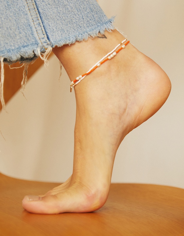 Arms Of Eve - Poppy Pearl and Glass Beaded Anklet - White