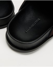 Assembly Label - Farrow Suede Buckle Slides