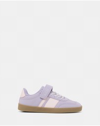 Kicks - Kennedy