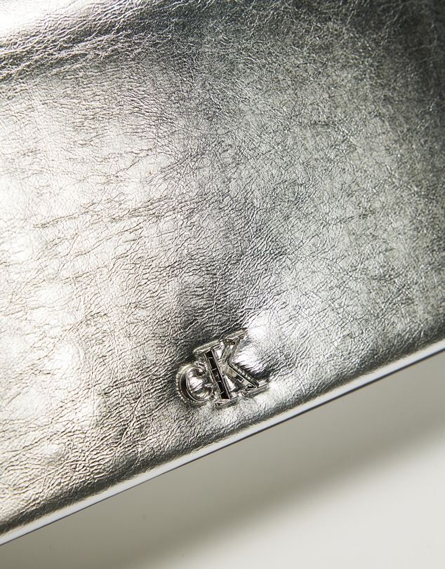 Calvin Klein - Metallic Wallet On Chain