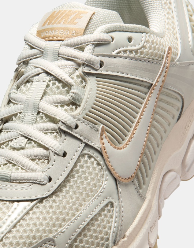 Nike - Zoom Vomero 5 - Women's