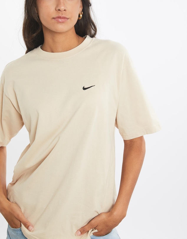 Vintage by The Real Deal - Pre Loved - Vintage Nike Tee