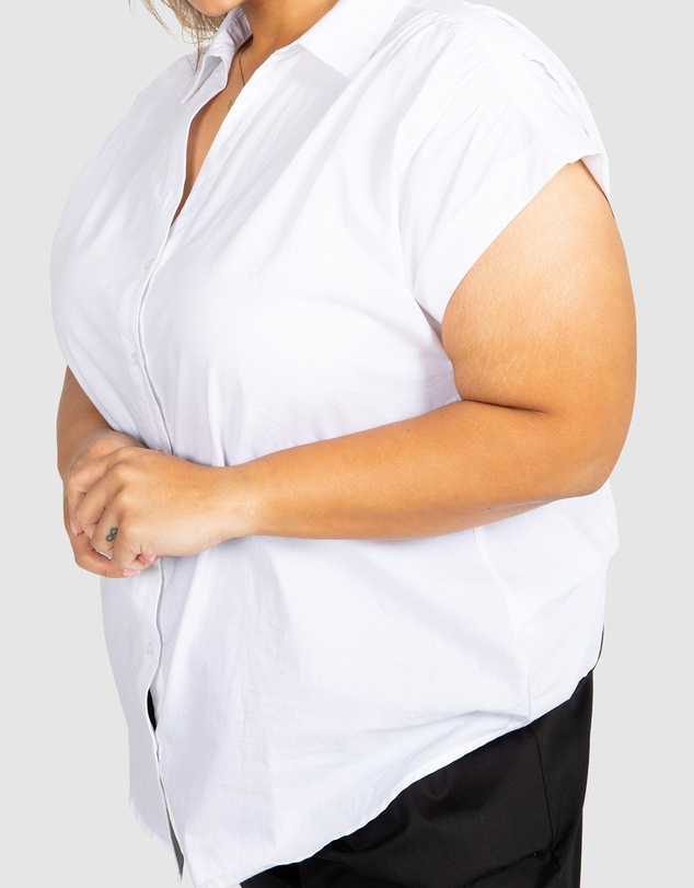 Love Your Wardrobe - Nikki Ruched Extended Sleeve Shirt