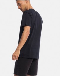 Xander - Athletique Tee