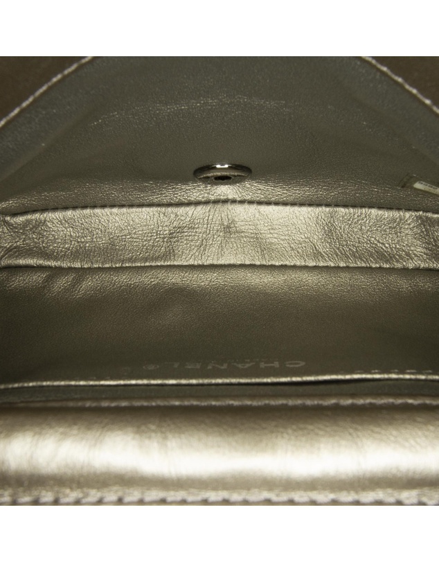 Pre-Loved by Azura Reborn - Pre-Loved chanel Chanel 19 Crossbody Bag Grey Leather