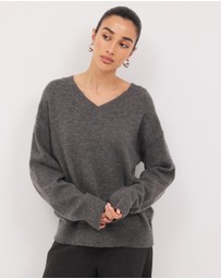 Calli - Alexis V-Neck Knit Jumper