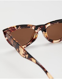 Reality Eyewear - Kiss Kiss