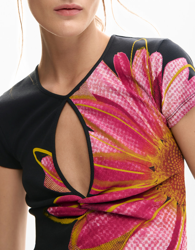 Desigual - T-shirt with floral opening