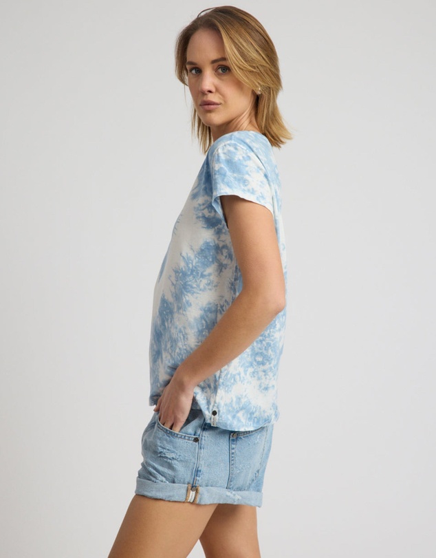 ONE TEASPOON - Heart Tie Dye Classic Tee - Faded Blue