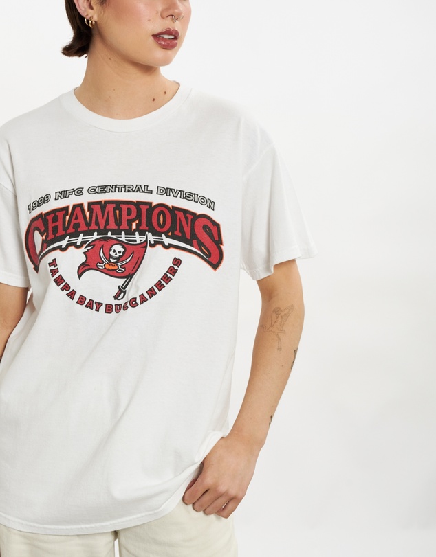 Vintage by The Real Deal - Pre Loved - 1999 NFL Tampa Bay Buccaneers Tee