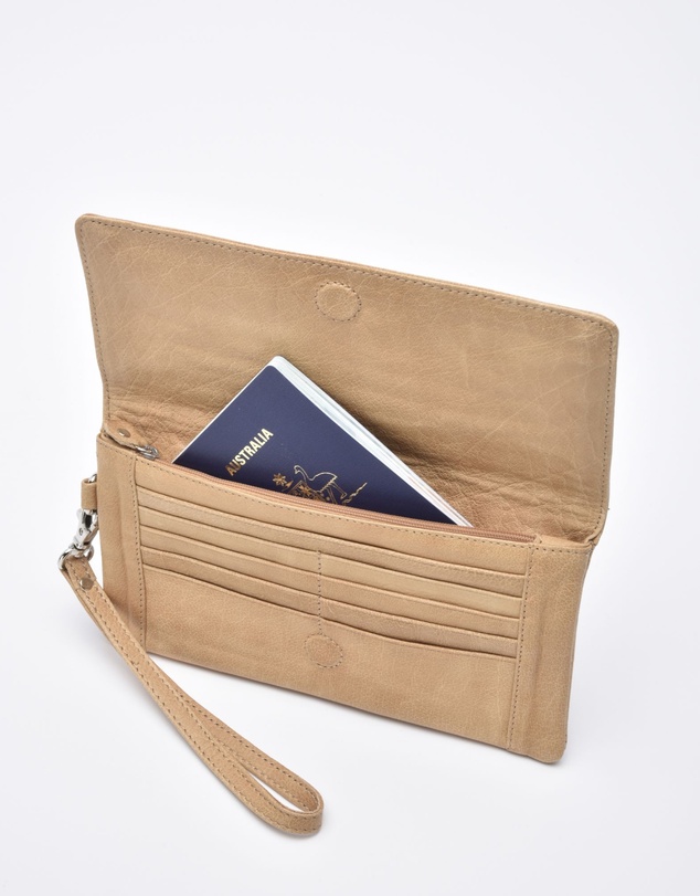 Cobb & Co - Wodonga Leather Wallet with Wristlet