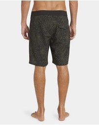 RVCA - Mens VA Trunk Print 19