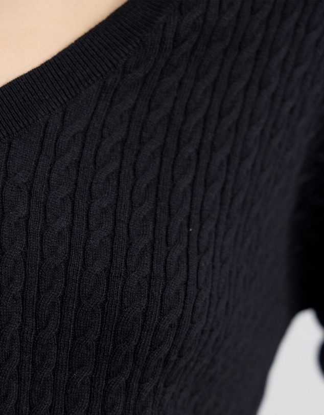 Oxford - Drew Cable V-Neck Knit