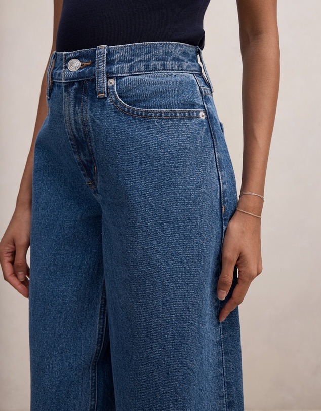 Forever New Petite - Emma Petite Mid Rise Barrel Jeans