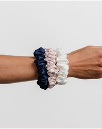 SILK MAGNOLIA - Pure Silk Scrunchie