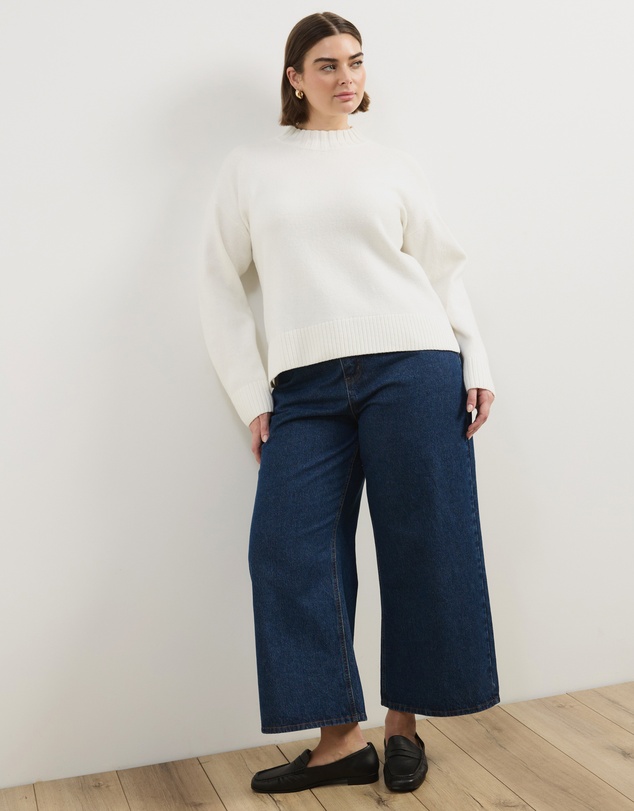 Atmos&Here Curvy - Classic Crew Knit Jumper