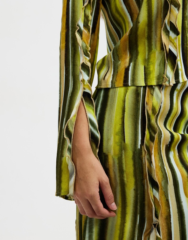 Third Form - Stroke Frill Blouse