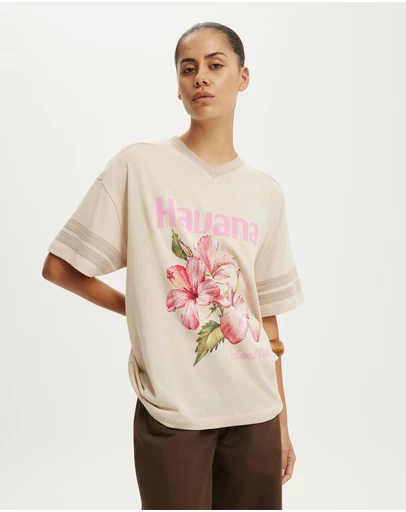 Cotton On - V Neck Vacay Graphic Tee