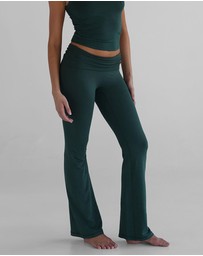 Leelo Active - The Lounge Flare Sweatpants - ICONIC EXCLUSIVE