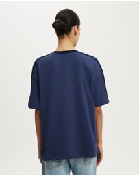 Cotton On - V Neck Oversized Graphic Tee