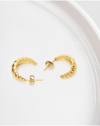 Pastiche - Sara Hoops