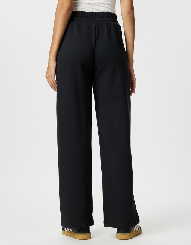 adidas Sportswear - Essentials Small Logo Feel Cozy Open-Hem Pants