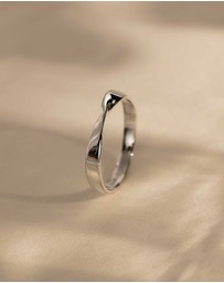 Kirstin Ash - Fold Band Ring