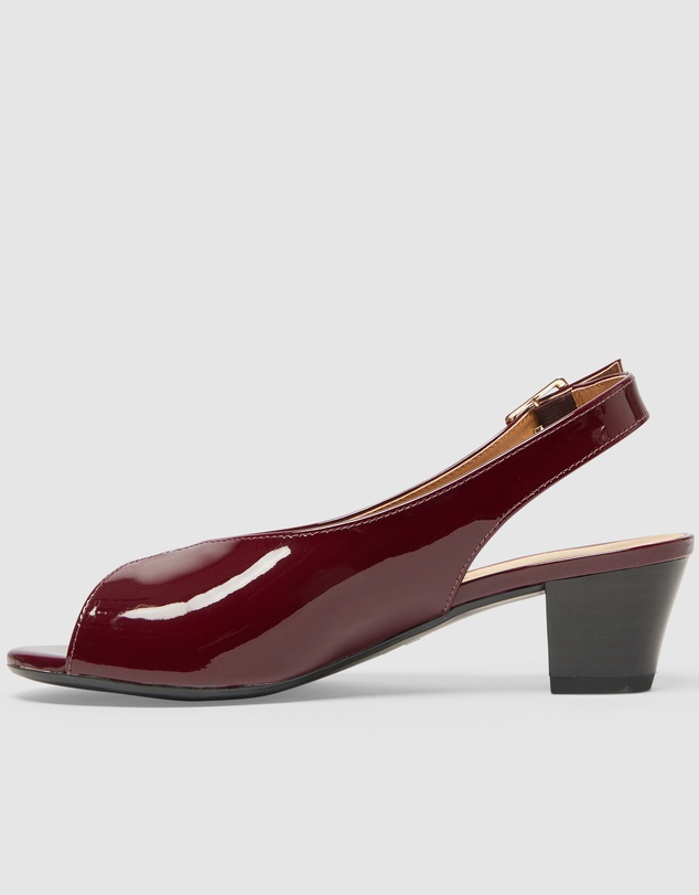 Wide Steps - Hilda