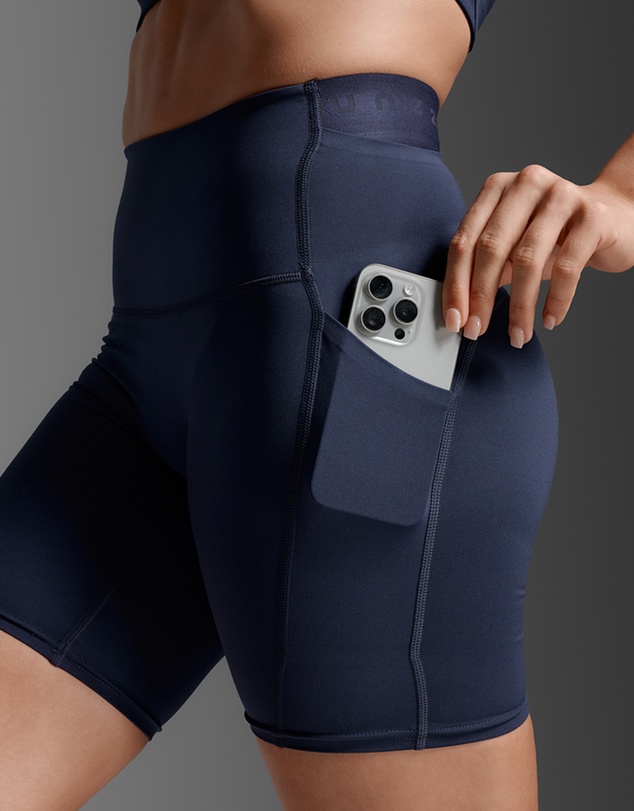 2XU - Form Stash Hi-Rise 6 Inch Compression Shorts with Pockets