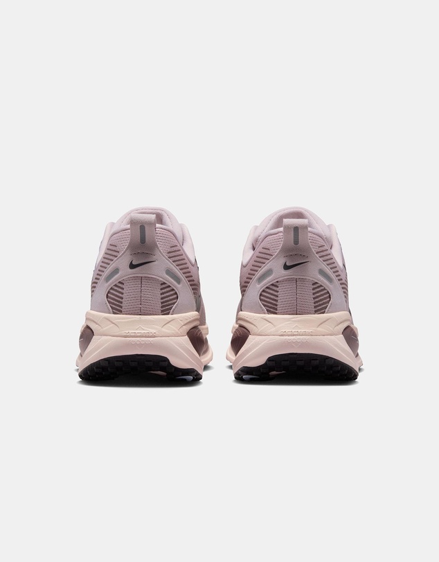 Nike - Vomero 18 - Women's