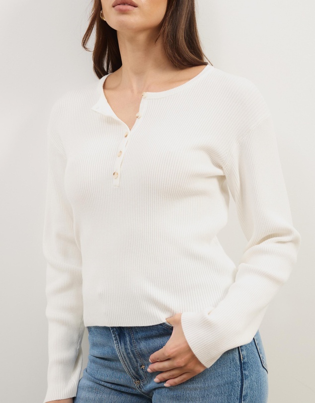 Atmos&Here - Lina Long Sleeve Knit Top
