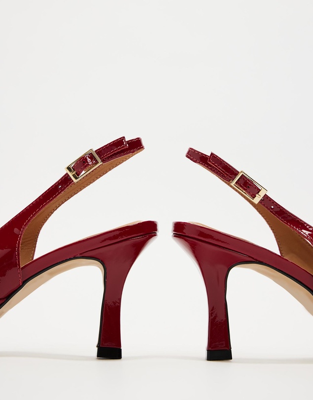 Nina Armando - Lauren Heels