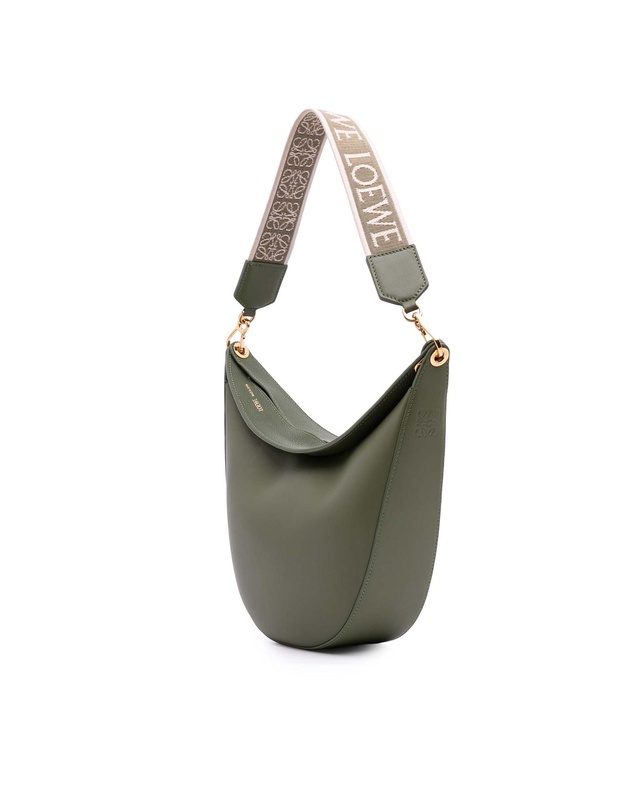 Pre-Loved by Azura Reborn - Pre-Loved loewe Fashionable Shoulder Bag with Adjustable Strap and Zipper Closure