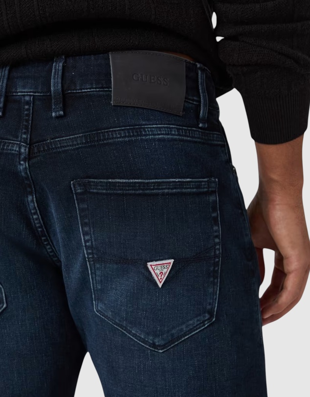 GUESS - Mide-Rise Angels Straight Leg Jeans