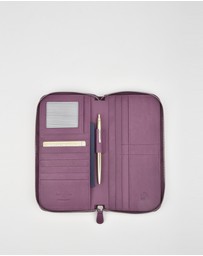 Cobb & Co - Dayna Leather Passport/Document RFID Wallet