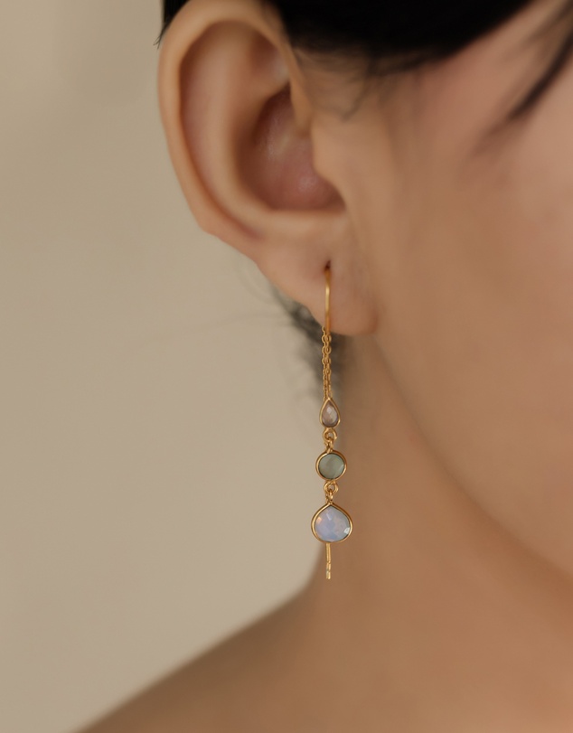 Meshca - Lily threader earrings
