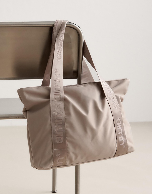 Aim'n - Varsity Tote Bag