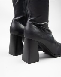 RAID - Whisper Block heeled ankle boots in black