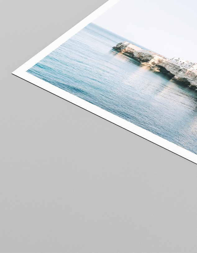 LEGGERA - Whitewashed Puglia Coastline Print