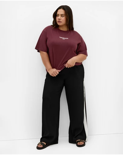 City Chic - Plus size Copenhagen Studio Cotton Tee - wildberry
