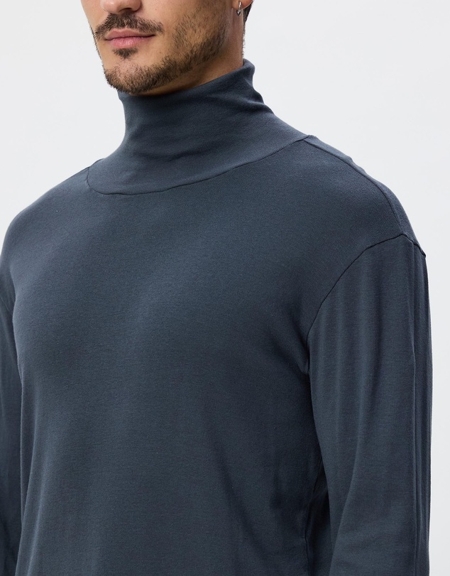 Surrounded By Ghosts - The Atacamite Slim Rib Knit Turtle Neck T-Shirt