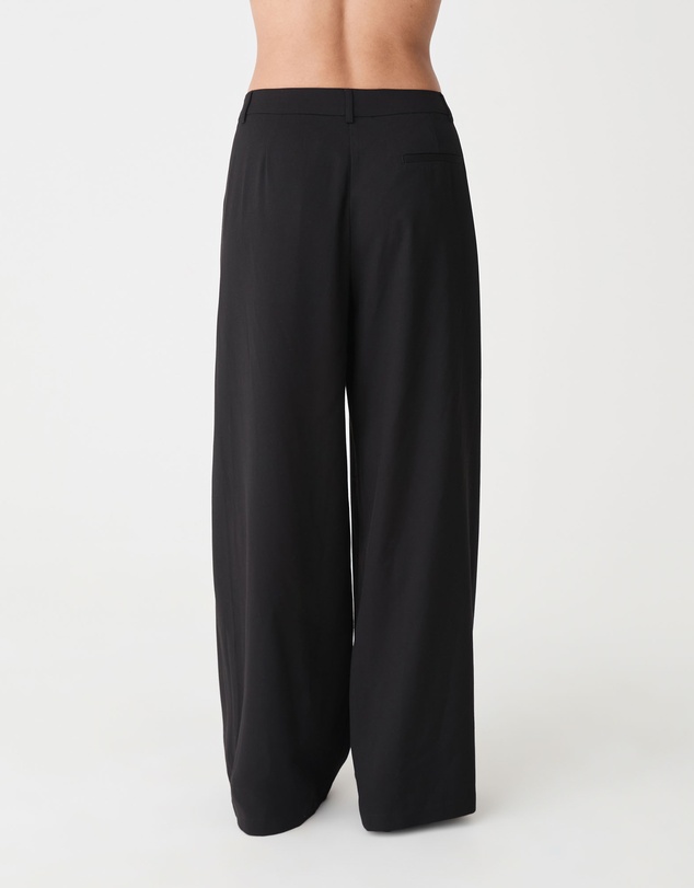 Forcast - Arden Mid Rise Pleated Pants