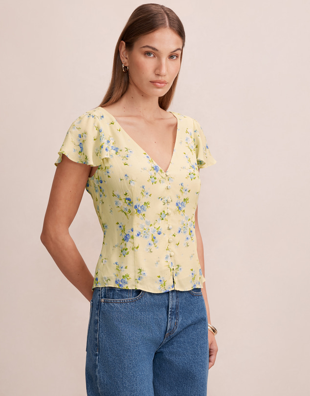 Forever New - Daphne Flutter Sleeves Blouse