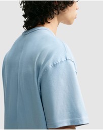 Nike - Nike Sportswear Premium Essentials T-Shirt