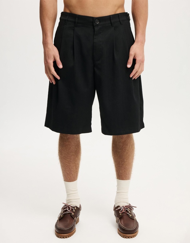 Cotton On - Super Baggy Pleated Shorts
